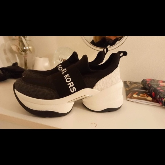 Michael Kors Olympia Logo Tape Scuba Slip-On Trainer - Picture 4 of 6